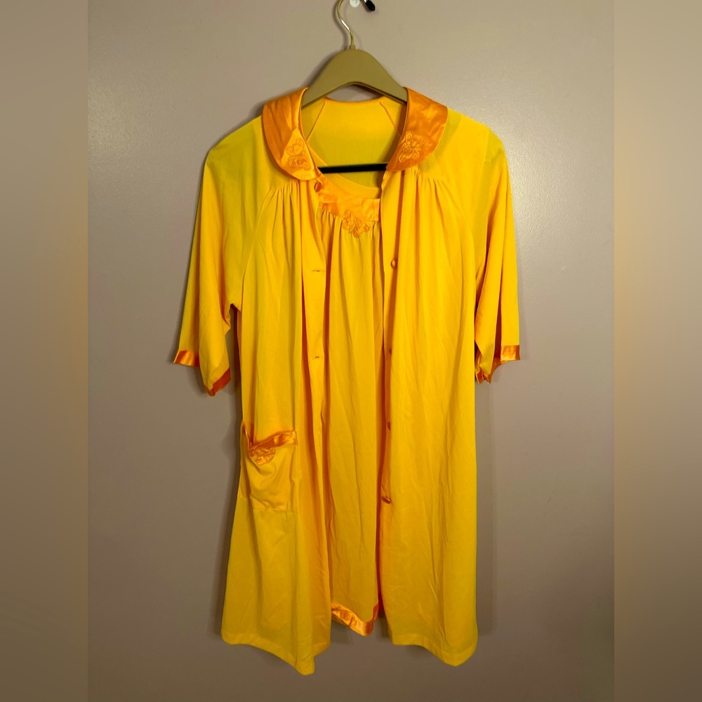 Vintage Vanity Fair set nightgown w/ slip